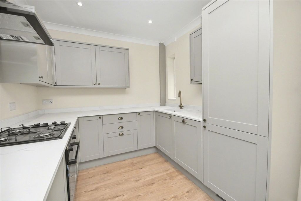 Property photo 3 of 14 Picture No. 16