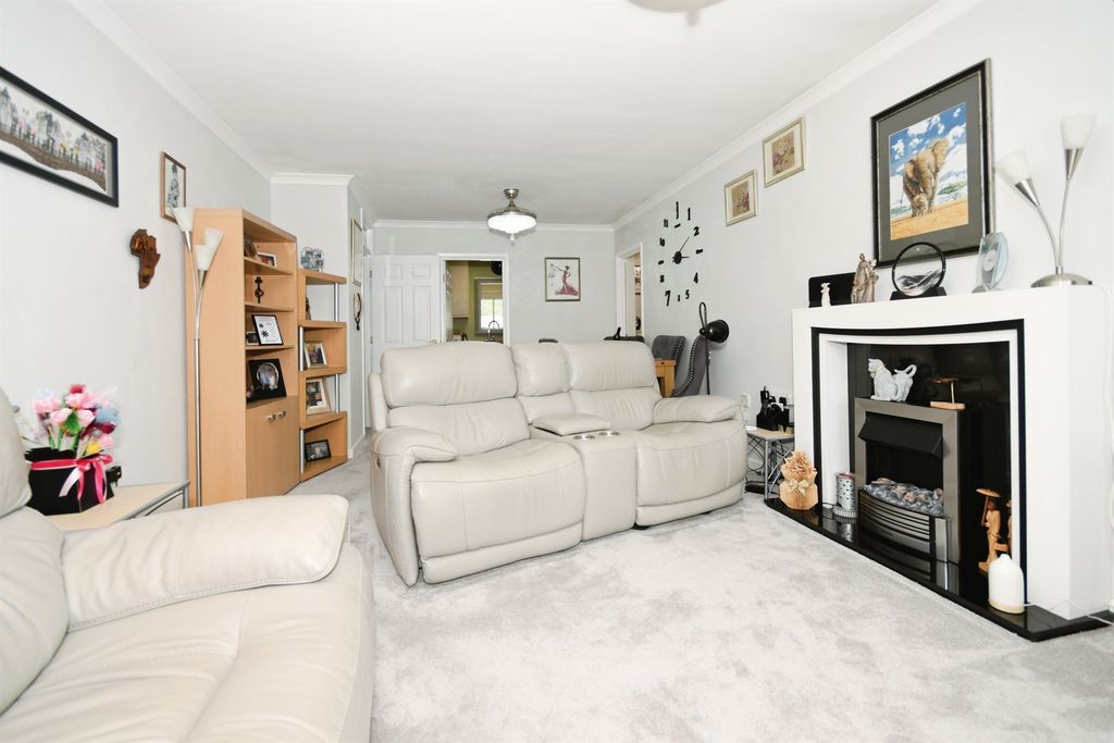 Property photo 3 of 14