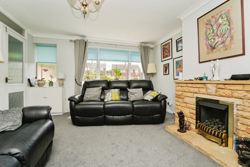 Property photo 2 of 17 Photo
