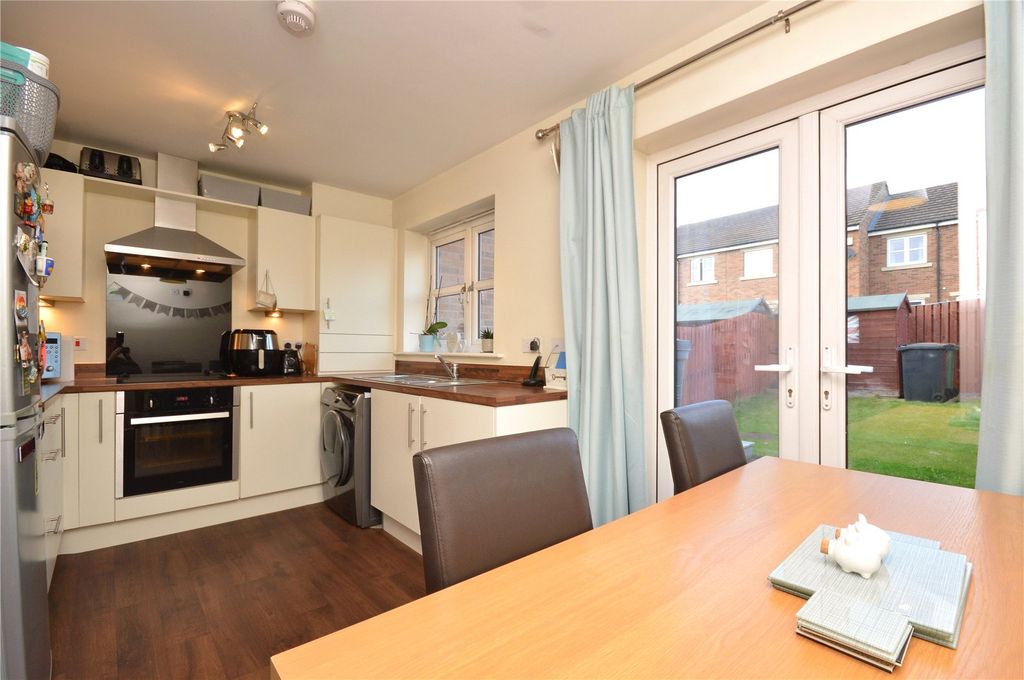 Property photo 3 of 16 Picture No. 15