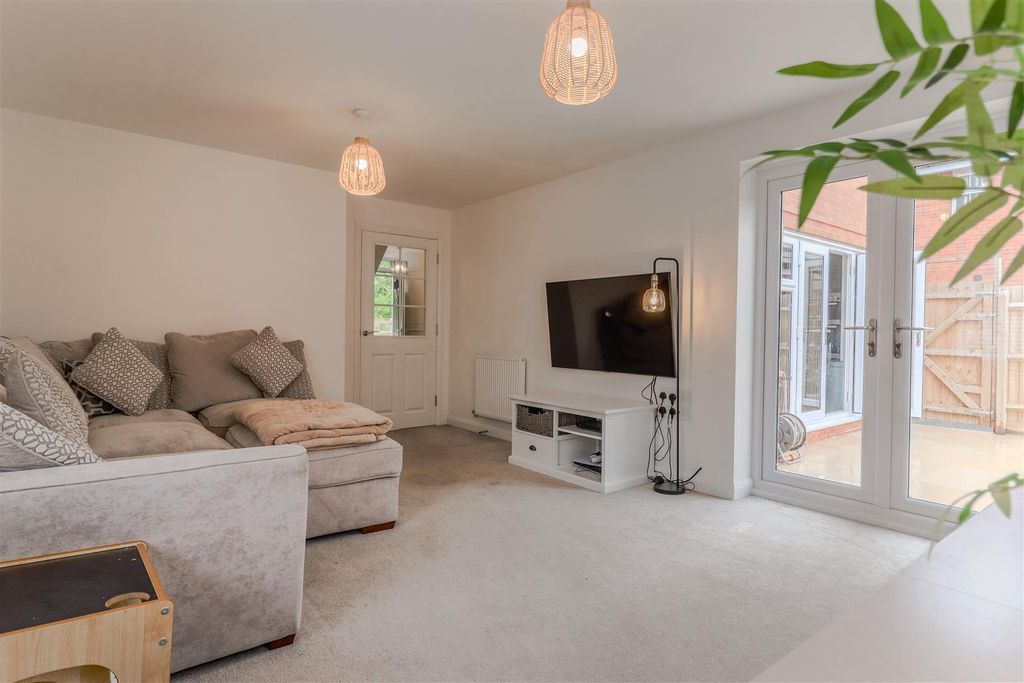 Property photo 3 of 26