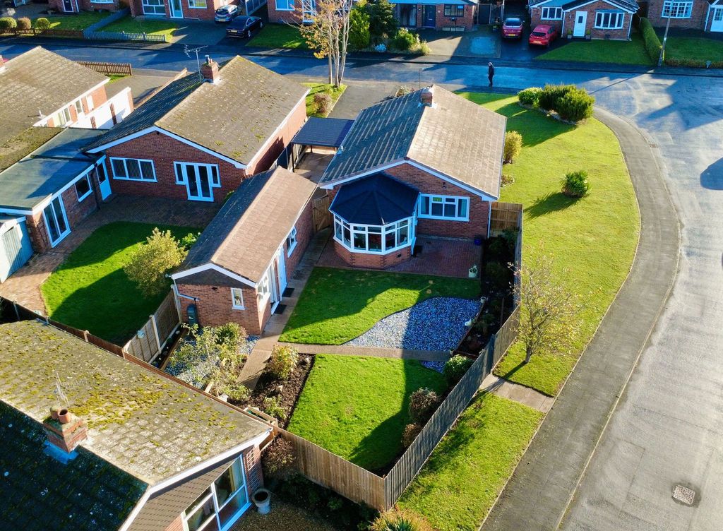 Property photo 2 of 28