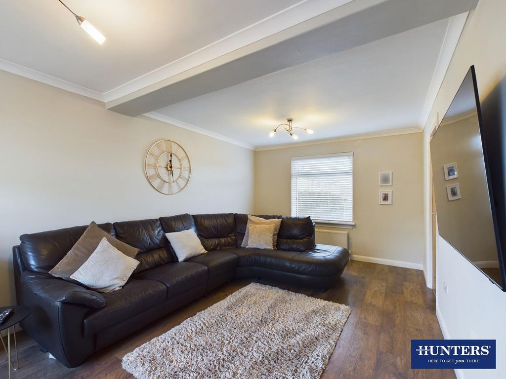 Property photo 3 of 19 Living Room