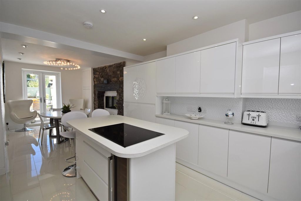 Property photo 3 of 24 K4.Jpg