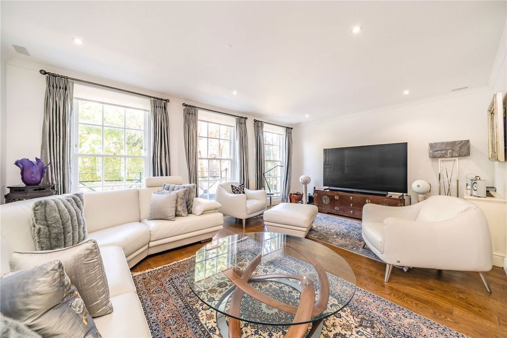 Property photo 2 of 25