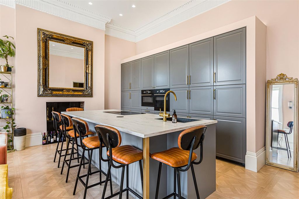 Property photo 3 of 37 16_73441.Jpg