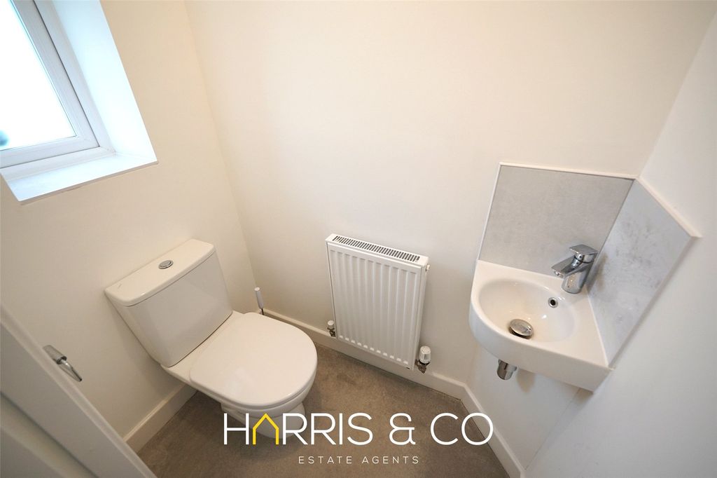 Property photo 2 of 15 Picture No. 11