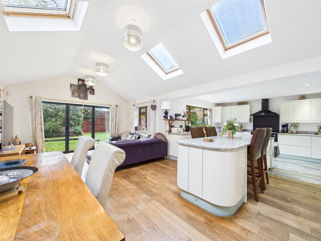 Property photo 2 of 22 Picture No. 14