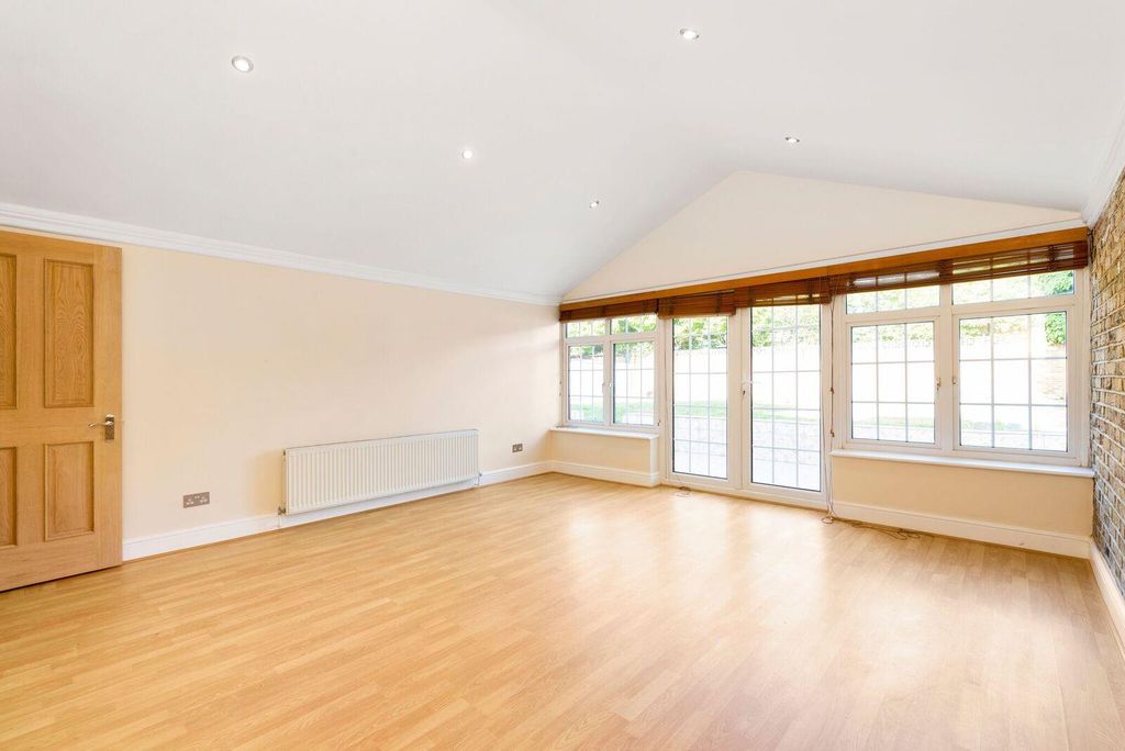 Property photo 1 of 23 Helliwell &amp; Co.