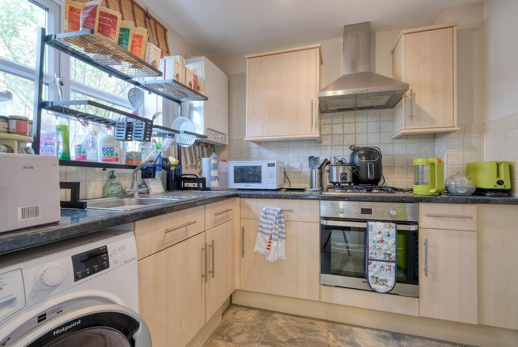 Property photo 2 of 8