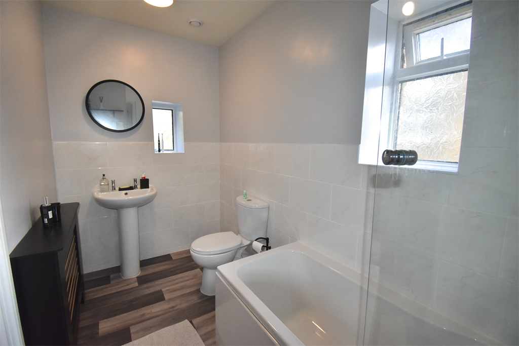 Property photo 3 of 13 Bathroom