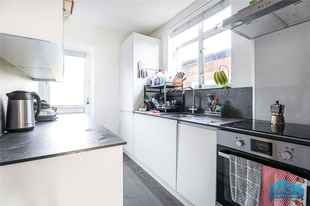 Property photo 3 of 19 Picture No. 28