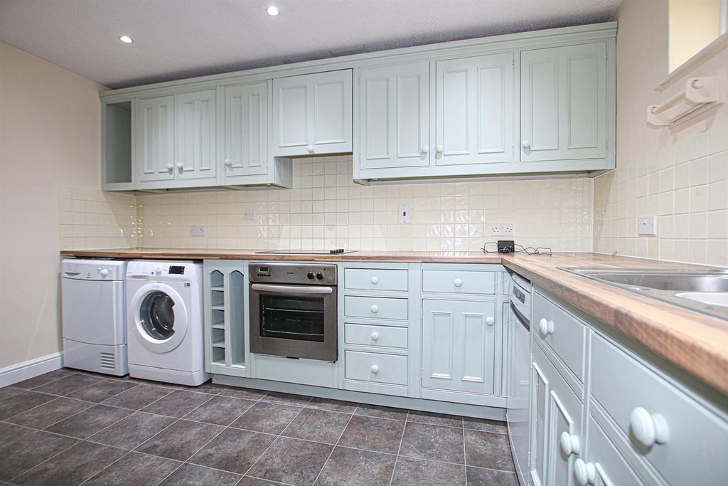 Property photo 3 of 12 Img_2593 Kit.Jpg