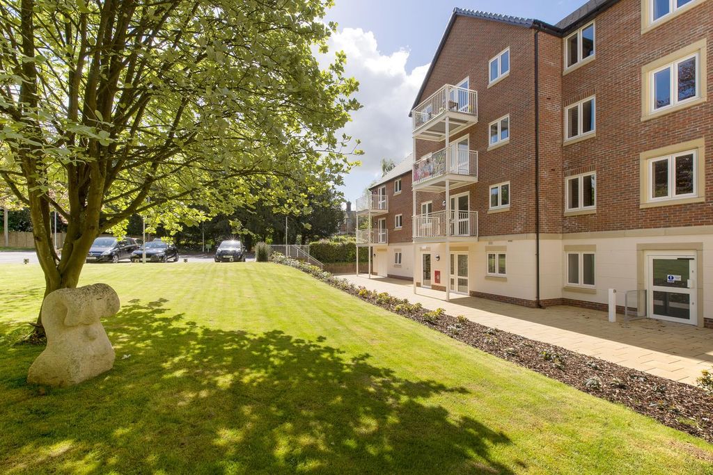 Property photo 1 of 26 Shackleton Place