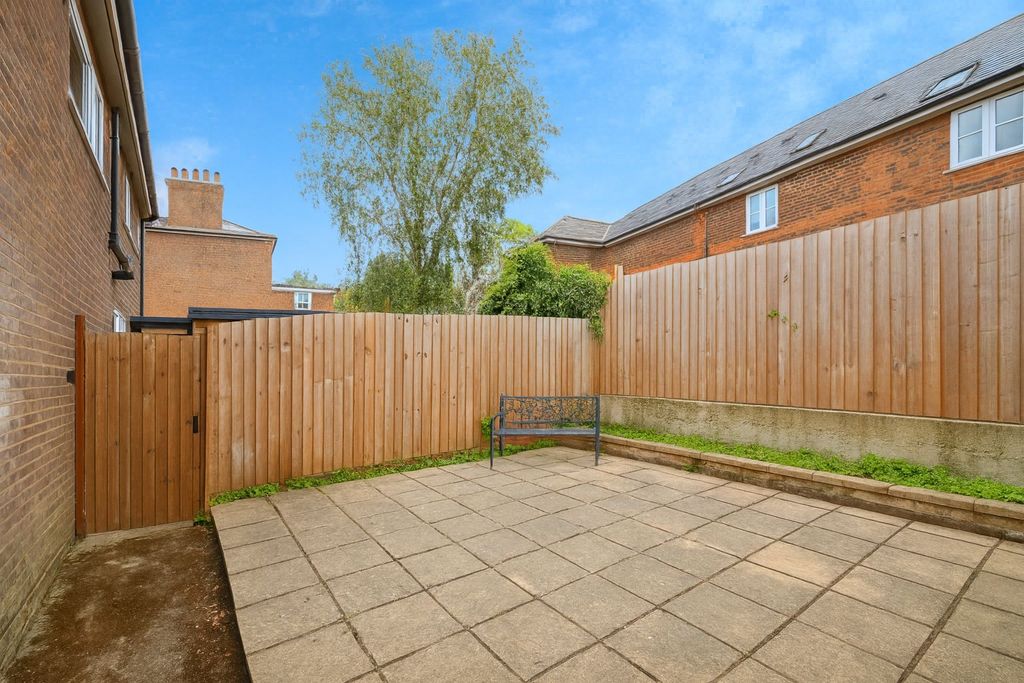 Property photo 3 of 12
