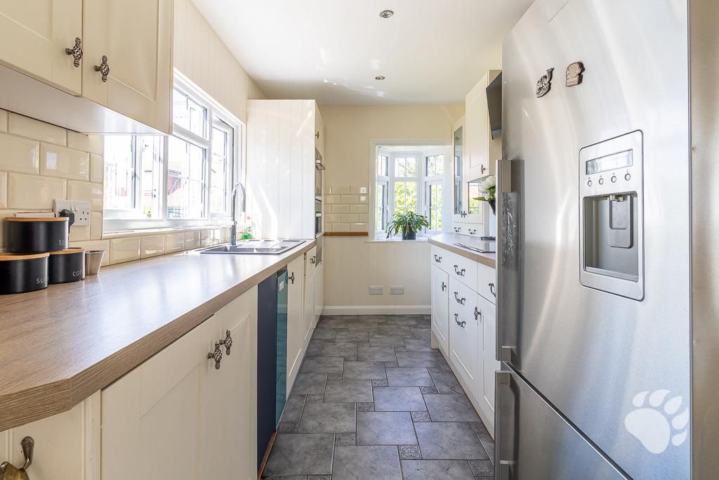 Property photo 2 of 30 Kitchen