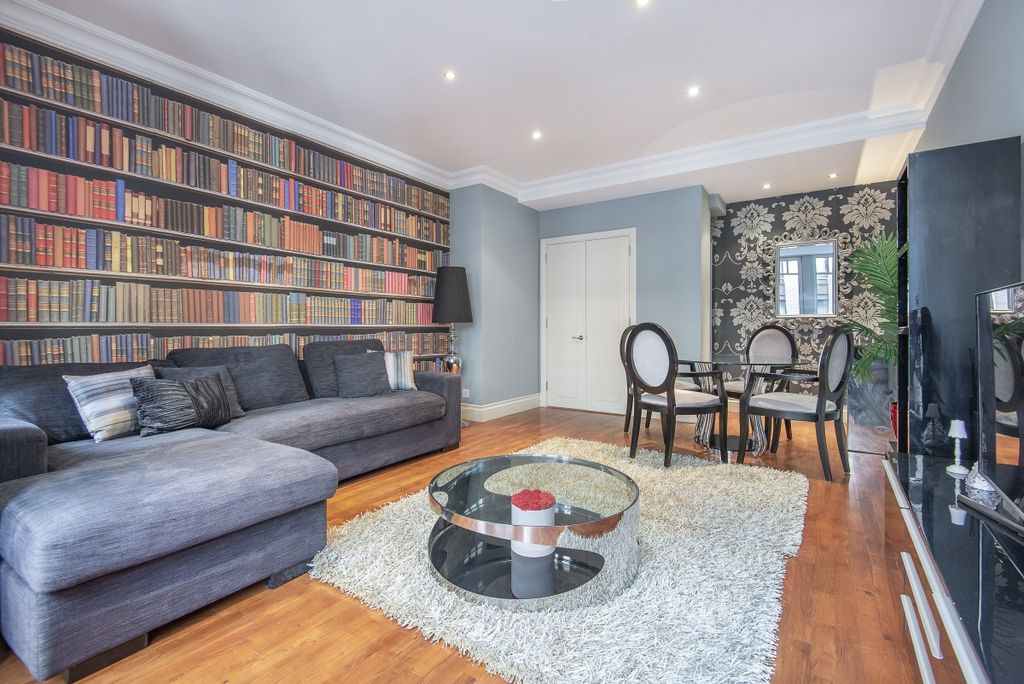 Property photo 3 of 11