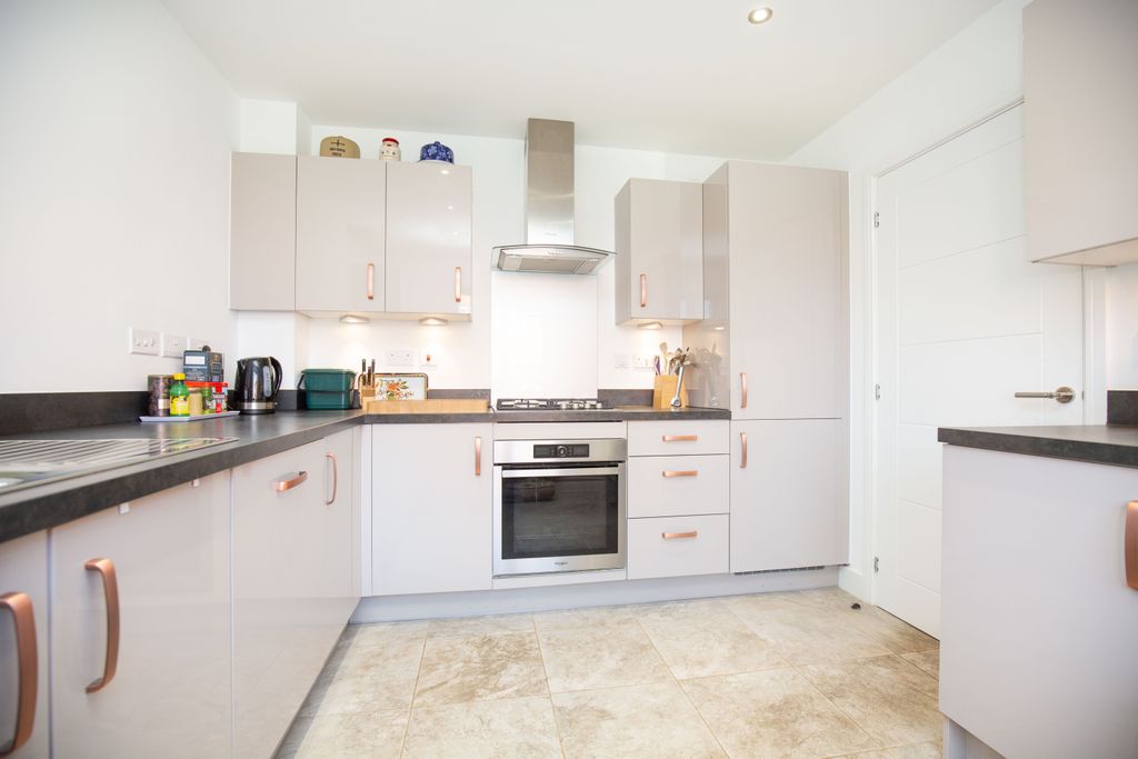 Property photo 3 of 21 Untitled-11