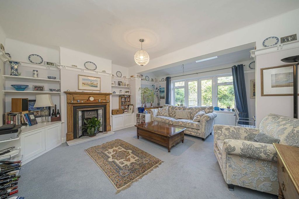 Property photo 2 of 7