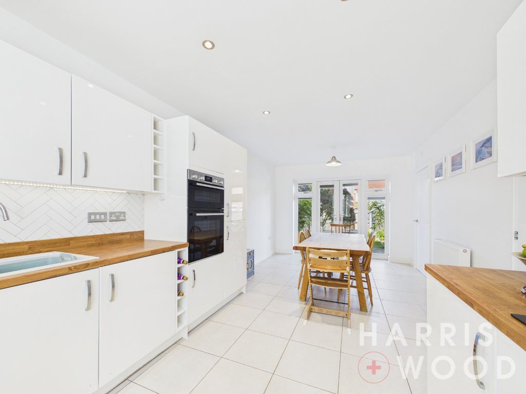 Property photo 2 of 31 4679413