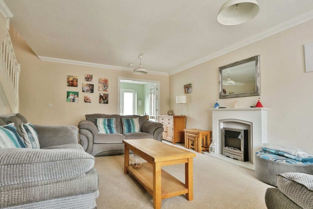 Property photo 2 of 17 4322166