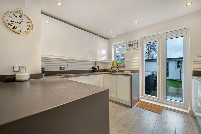 Property photo 2 of 21 Kitchen