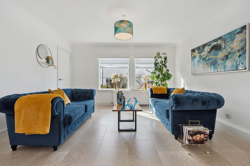 Property photo 2 of 22