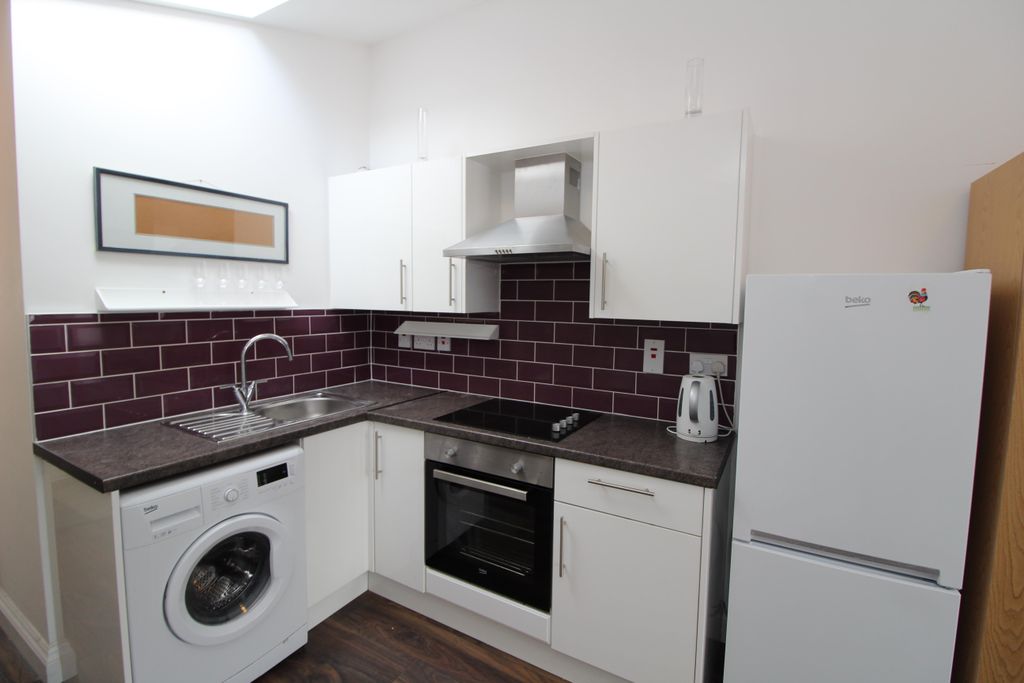 Property photo 1 of 6 Kitchen