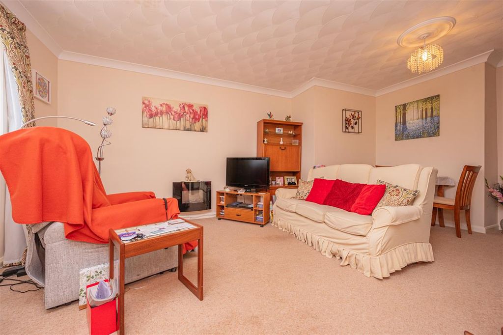 Property photo 2 of 6