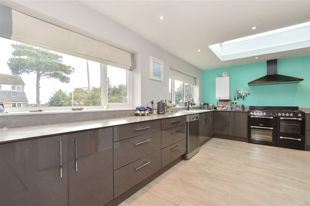Property photo 3 of 15 Kitchen