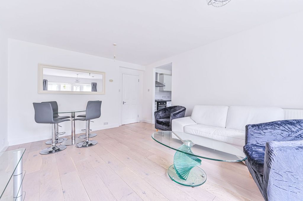 Property photo 3 of 12