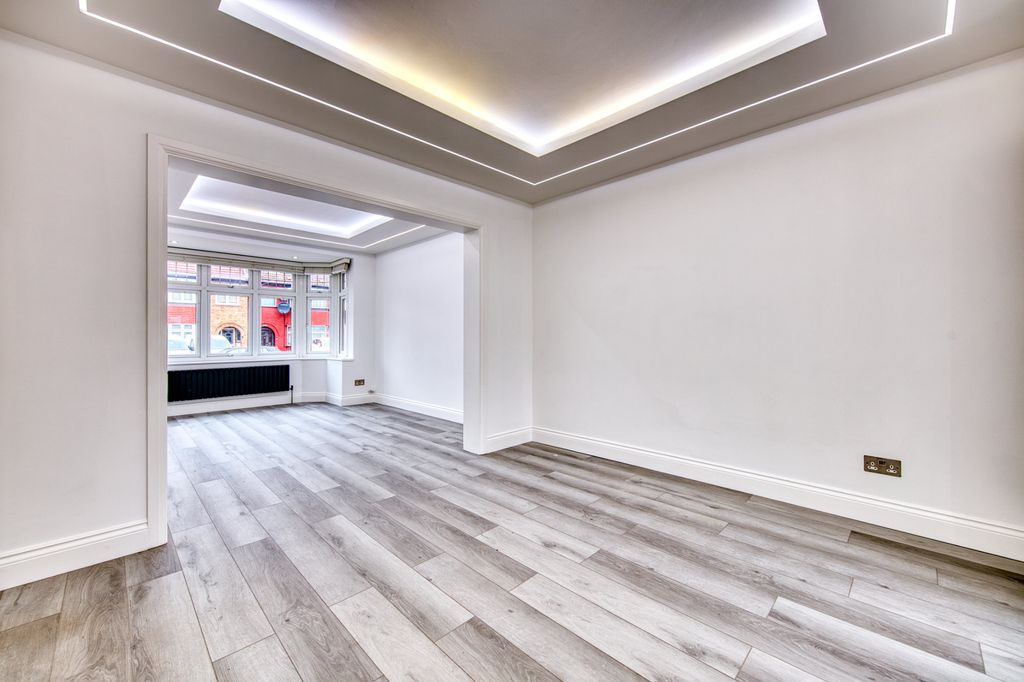 Property photo 3 of 24