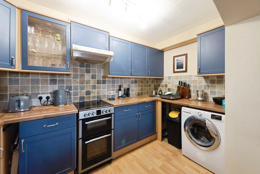 Property photo 3 of 16