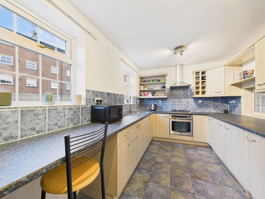 Property photo 3 of 12 Kitchen