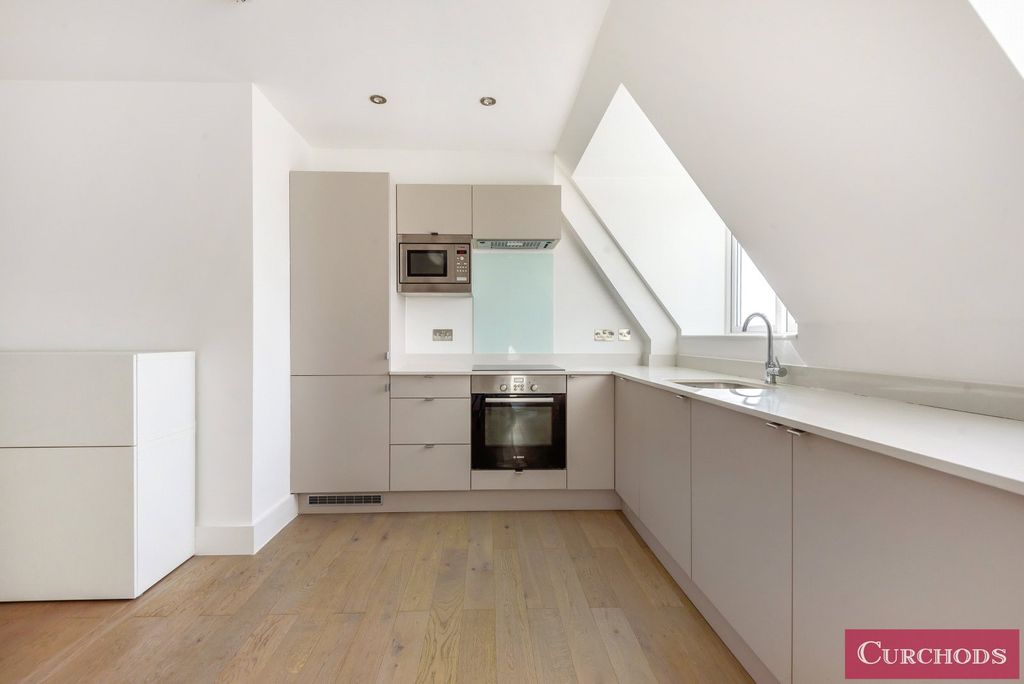 Property photo 2 of 9 Kitchen 2