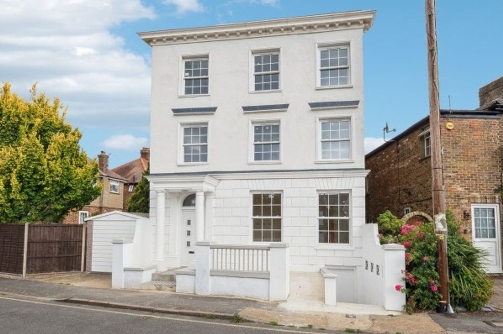 Property photo 1 of 34