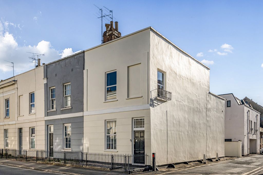 Property photo 1 of 26