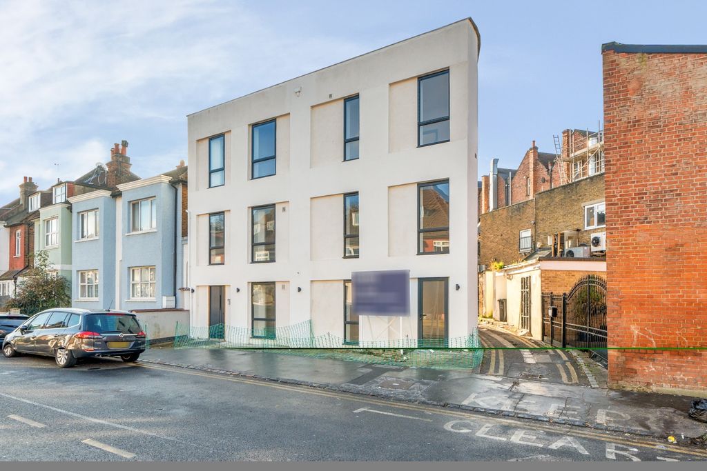 Property photo 1 of 14 1215244 (9)