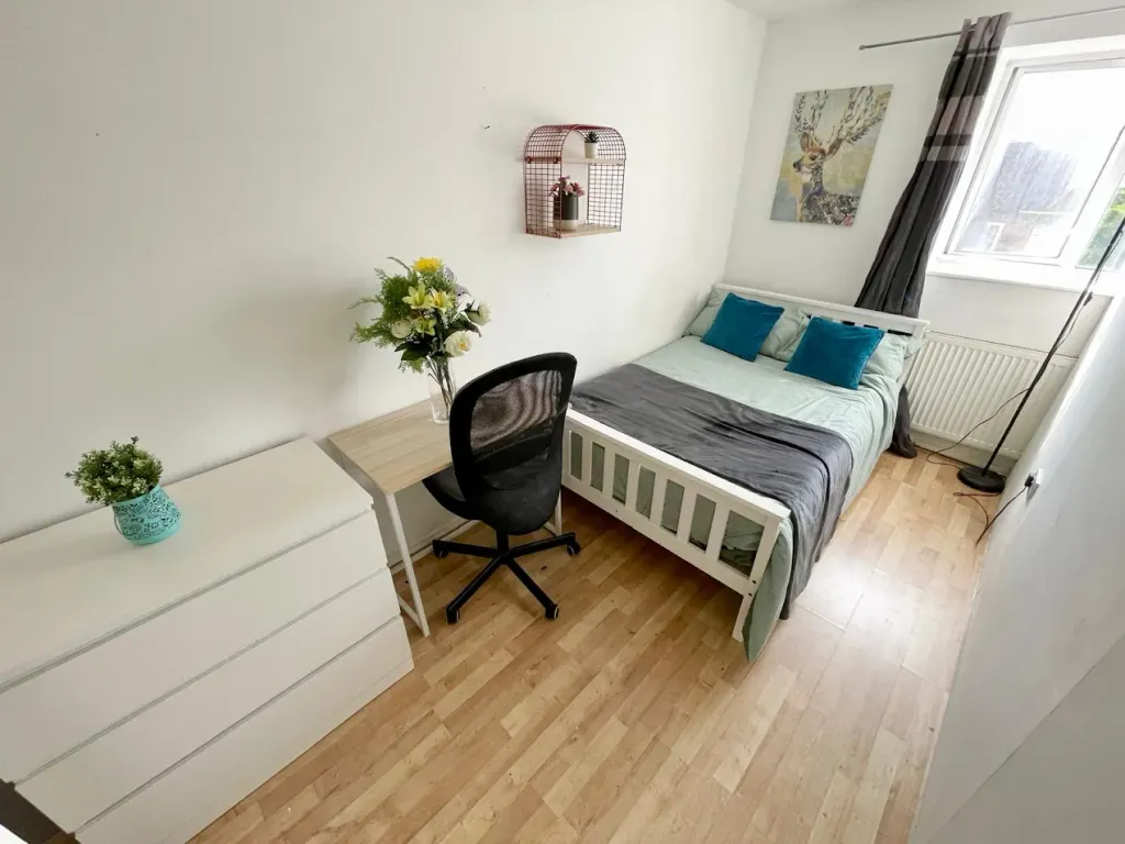 Property photo 2 of 6