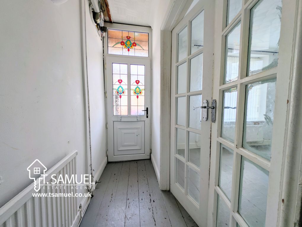 Property photo 2 of 23 Hallway