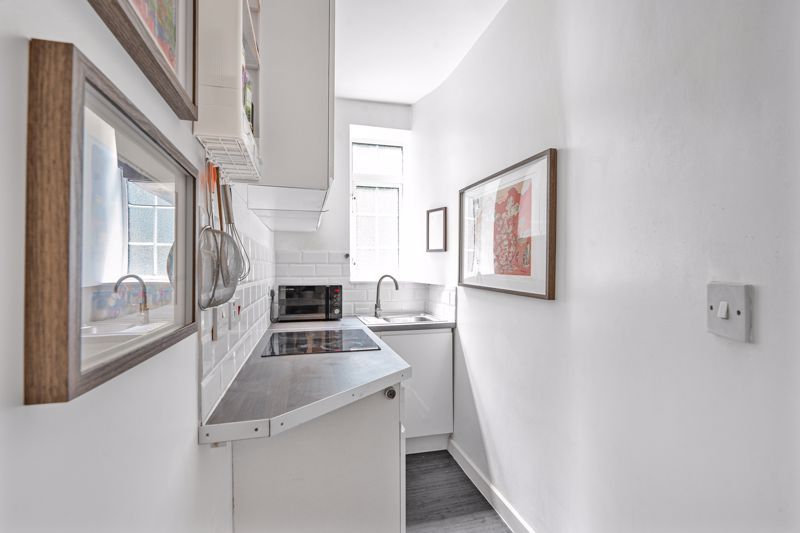 Property photo 3 of 9 Kitchen