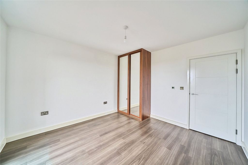 Property photo 3 of 23 Picture No. 01