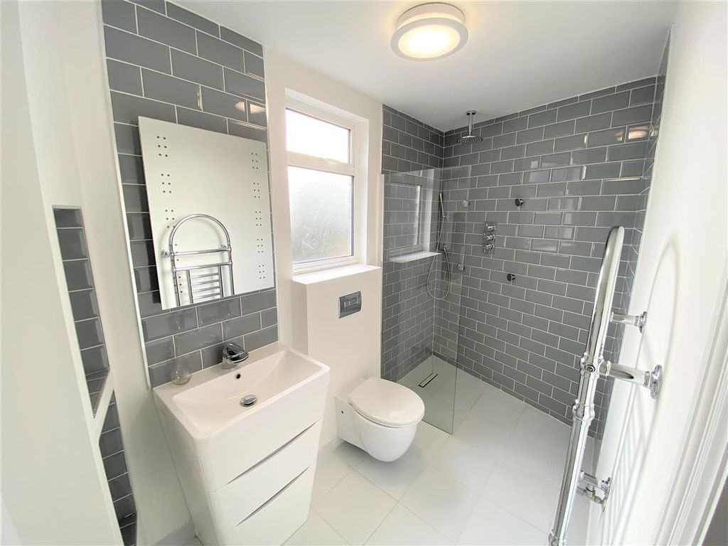Property photo 3 of 3 Bathroom