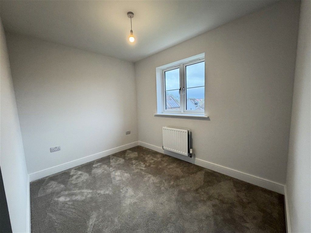 Property photo 2 of 12 Bedroom 3