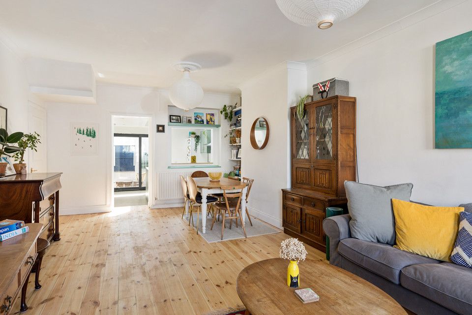 Property photo 2 of 32