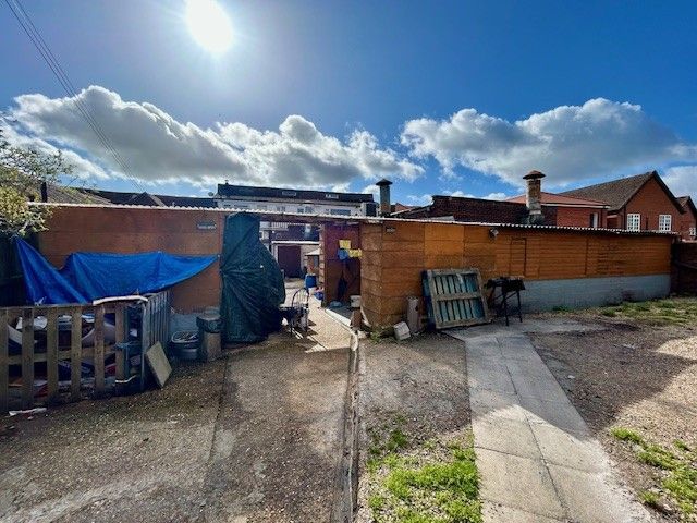 Property photo 3 of 6 Photo 10