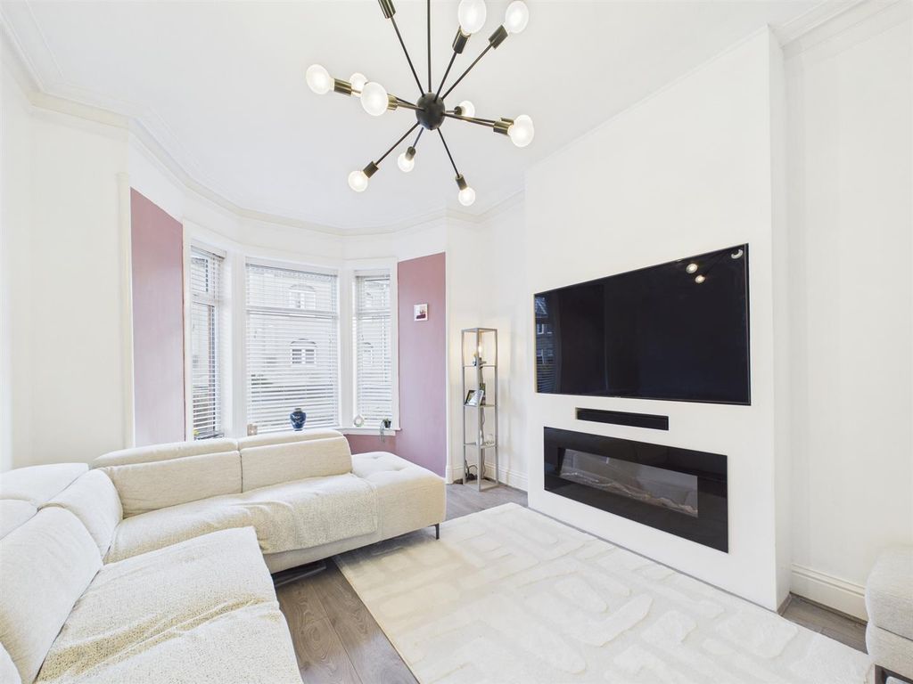 Property photo 1 of 16 Cam01486G0-Pr0994-Still003.Jpg