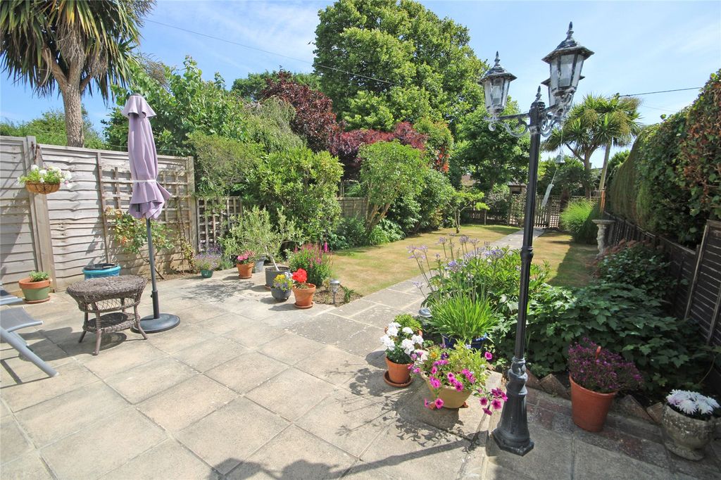 Property photo 2 of 14 Picture No. 17