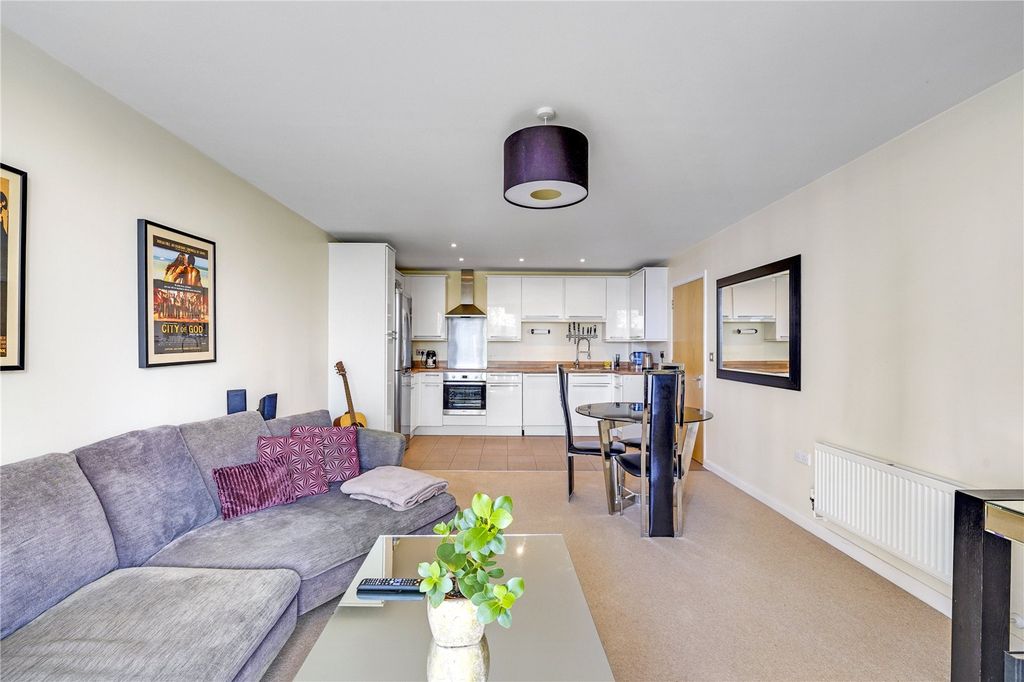 Property photo 3 of 18 Picture No. 06