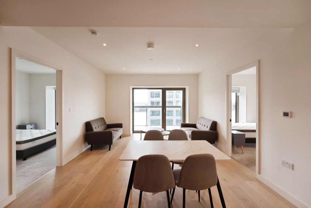 Property photo 2 of 16 Pbox-Img.Jpg